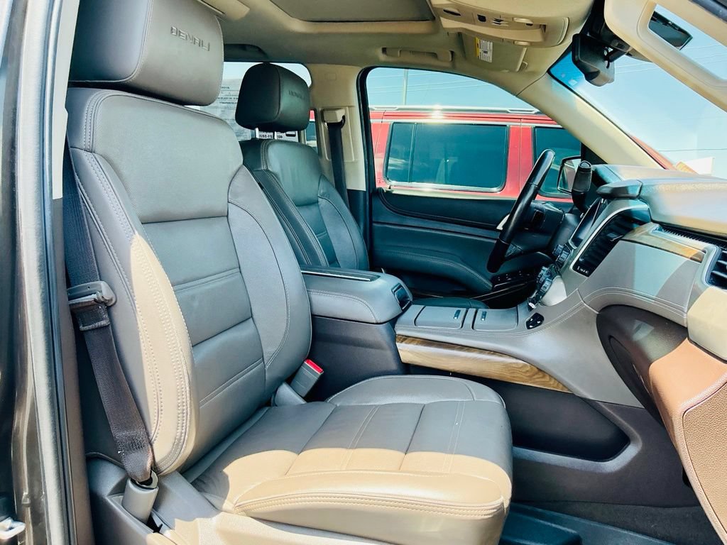 Used 2019 GMC Yukon Denali w/ Denali Ultimate Package AWD/4WD image 25