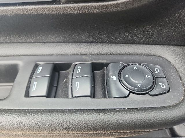 Used 2024 GMC Terrain SLT AWD/4WD image 25