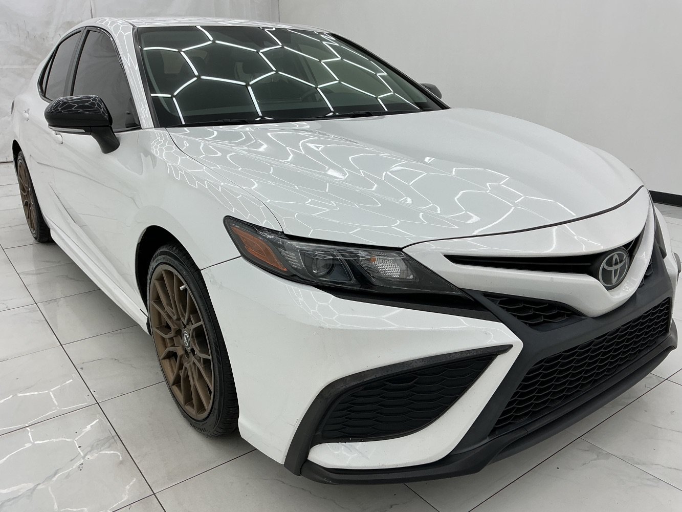 Used 2023 Toyota Camry SE w/ Convenience Package FWD image 3