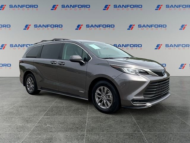 Used 2021 Toyota Sienna LE image 7