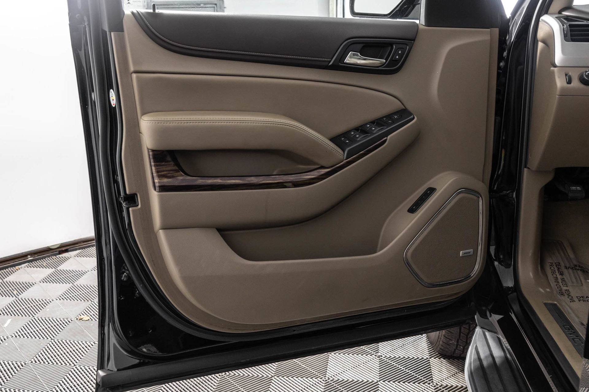 Used 2019 GMC Yukon SLT AWD/4WD image 39