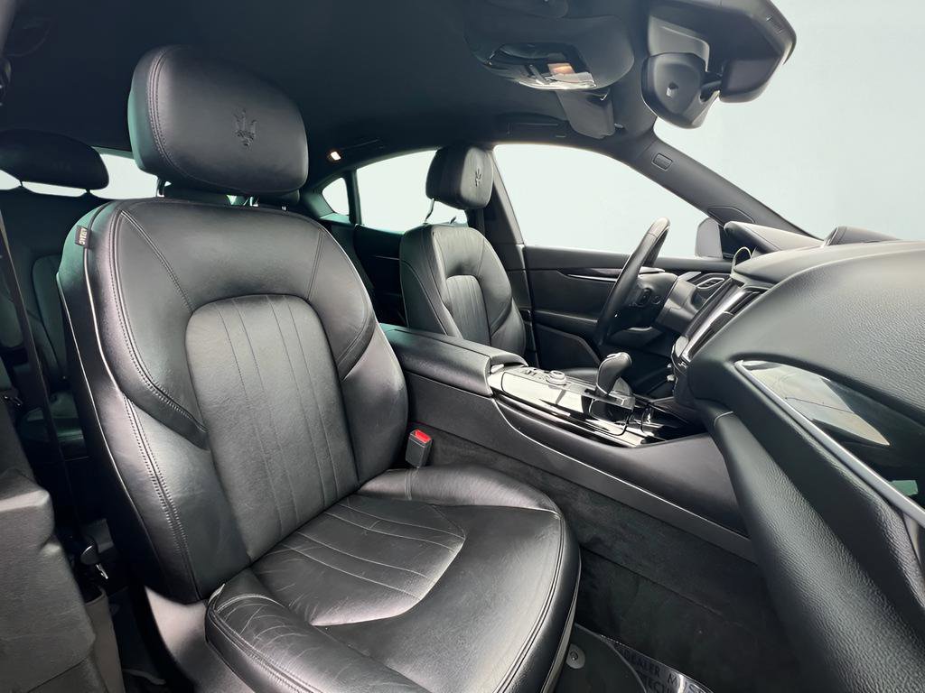 Used 2017 Maserati Levante image 30