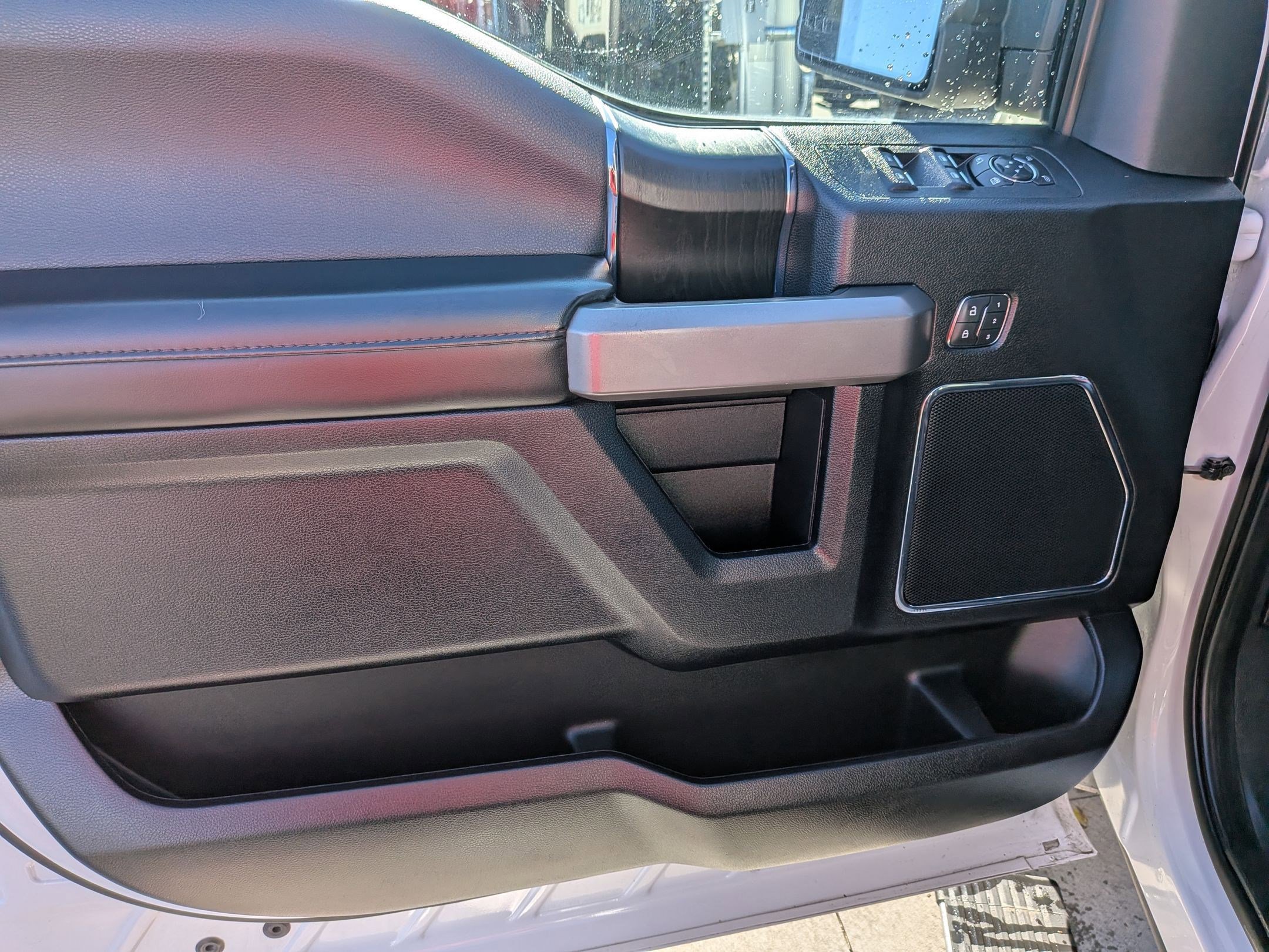 Used 2020 Ford F150 Platinum w/ Equipment Group 701A Luxury image 14