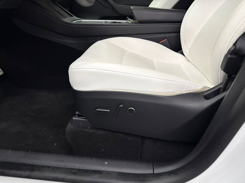 Used 2023 Tesla Model Y Long Range image 10