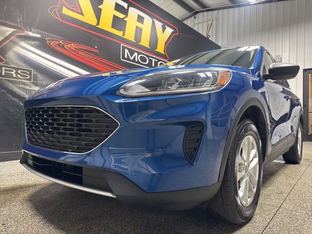 Used 2022 Ford Escape SE image 2