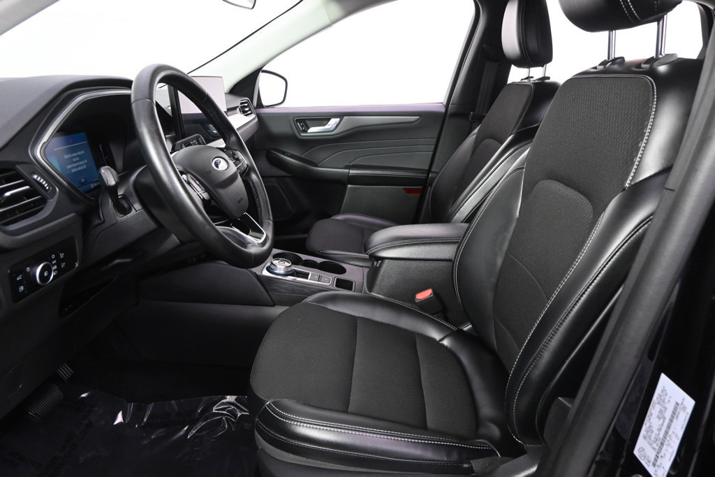 Used 2025 Ford Escape SE FWD image 13