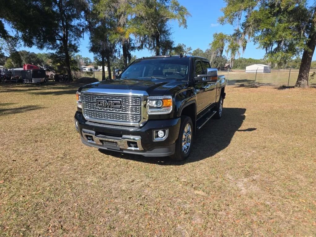 Used 2018 GMC Sierra 2500 Denali image 3