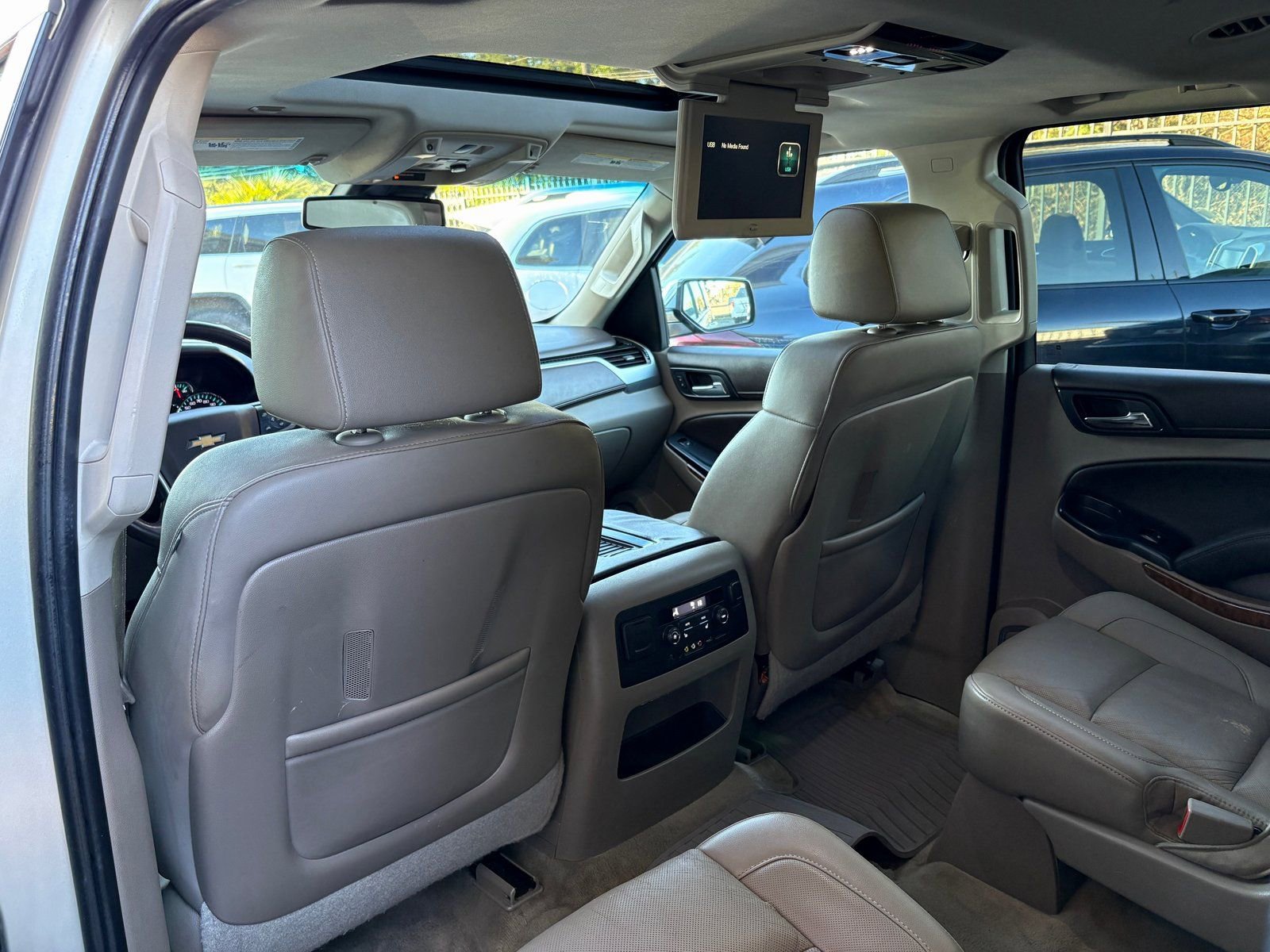 Used 2015 Chevrolet Suburban LTZ image 19