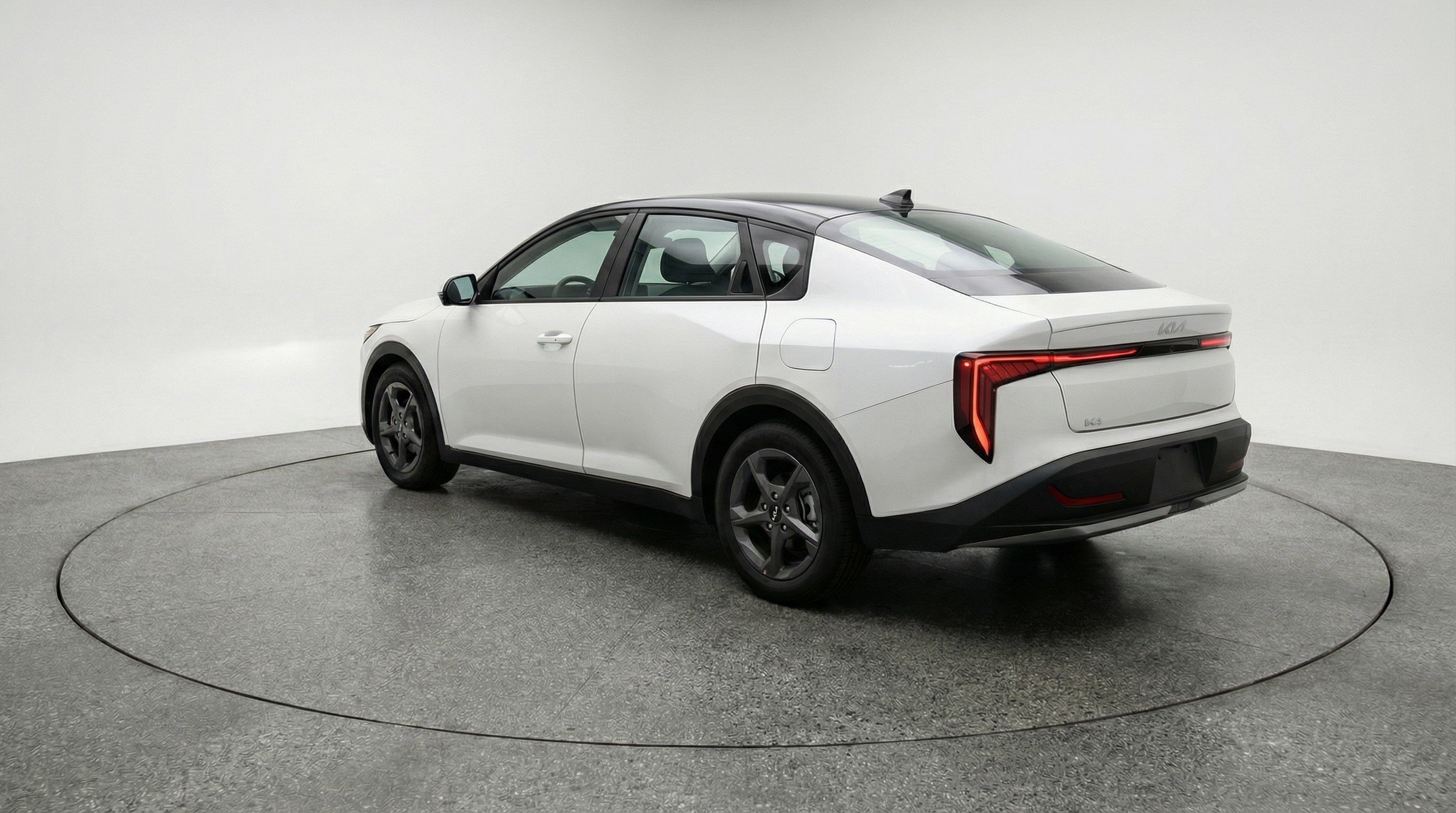 Used 2025 Kia K4 LXS image 6