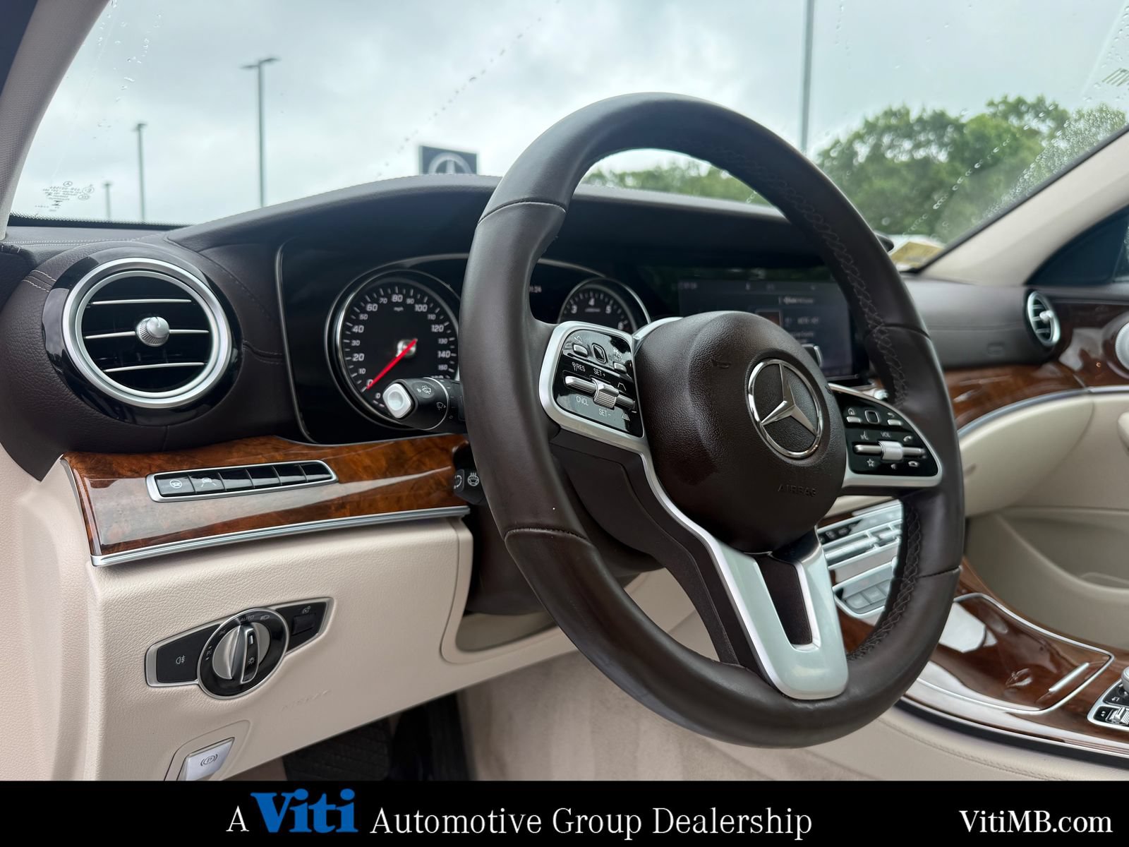 Used 2019 Mercedes-Benz E 300 4MATIC image 17