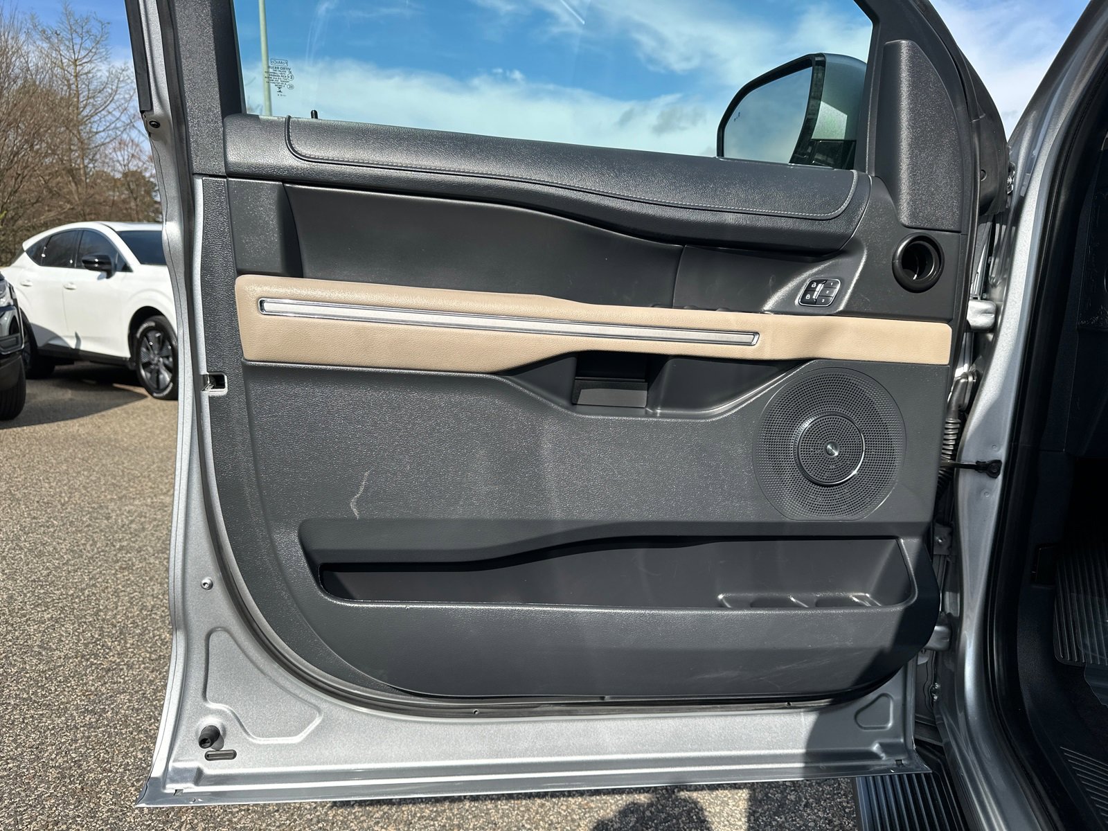 Used 2024 Ford Expedition Max Limited image 10