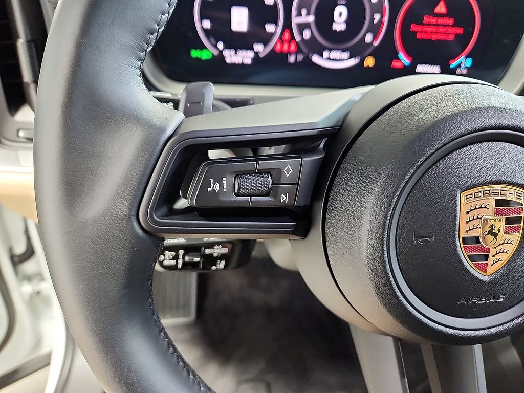 Certified 2026 Porsche Cayenne Coupe AWD/4WD image 21