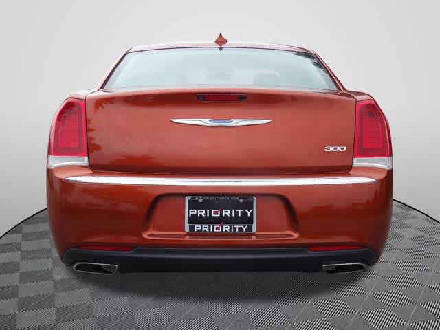 Used 2021 Chrysler 300 Touring RWD image 3