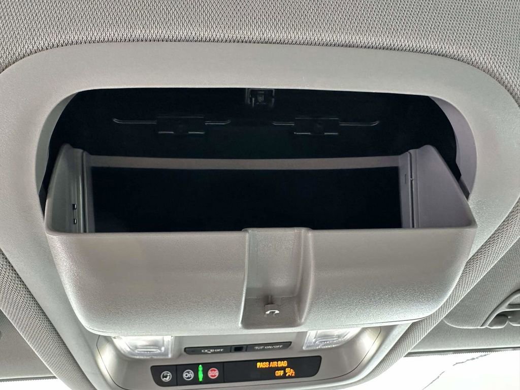 Used 2023 GMC Acadia SLE image 36