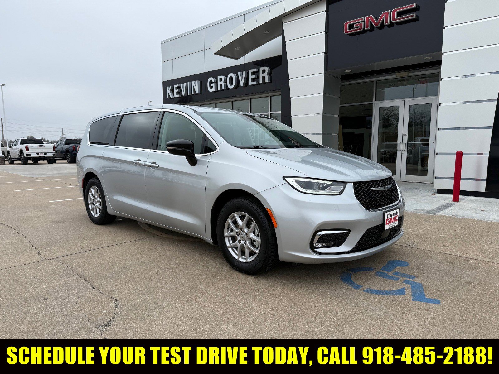 Used 2024 Chrysler Pacifica Touring-L