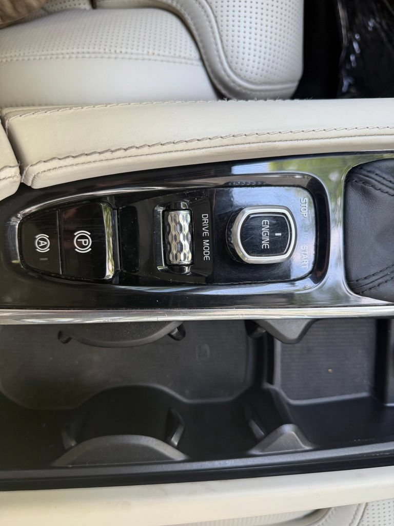 Used 2017 Volvo XC90 T6 Inscription w/ Vision Package AWD/4WD image 27
