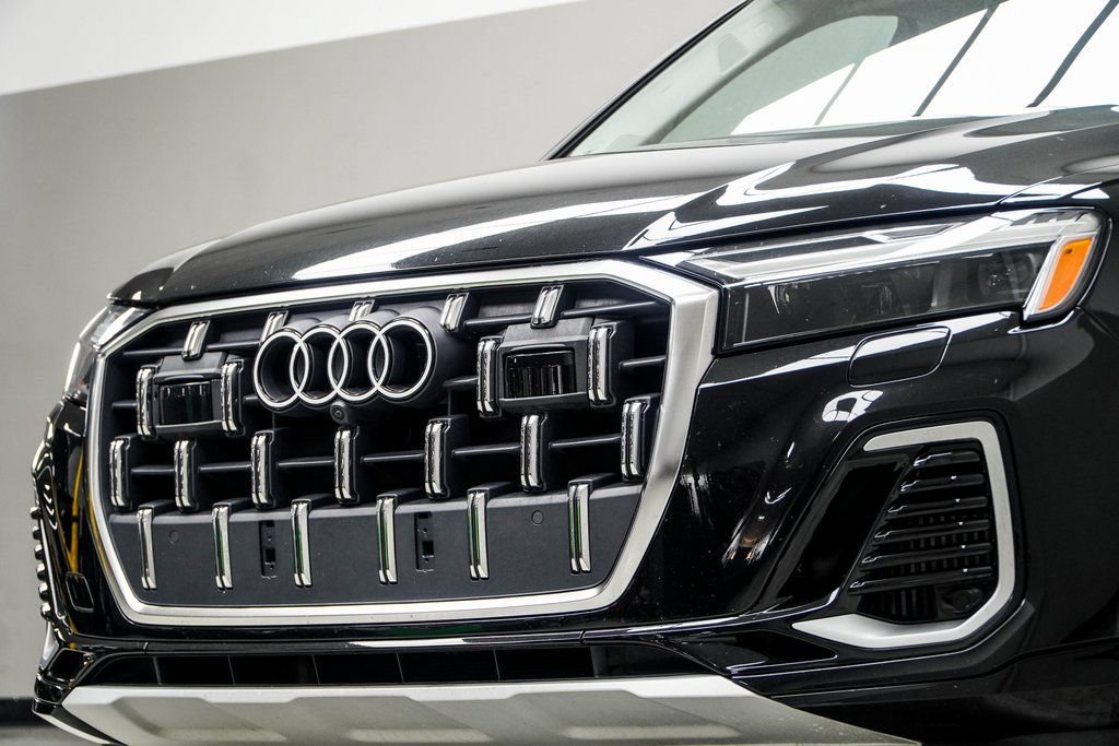 Used 2025 Audi Q7 3.0T Premium Plus AWD/4WD image 2