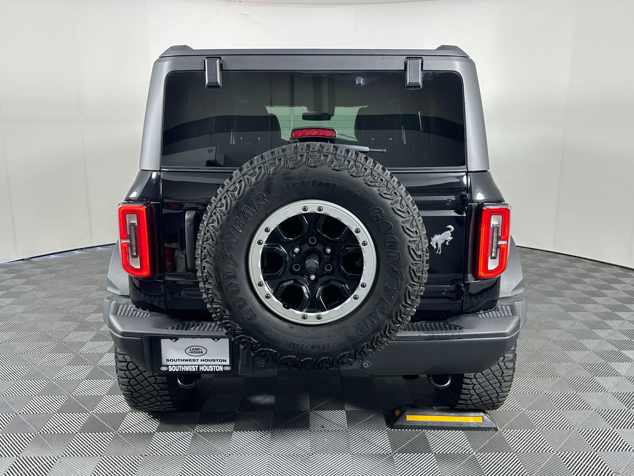 Used 2023 Ford Bronco Badlands image 9