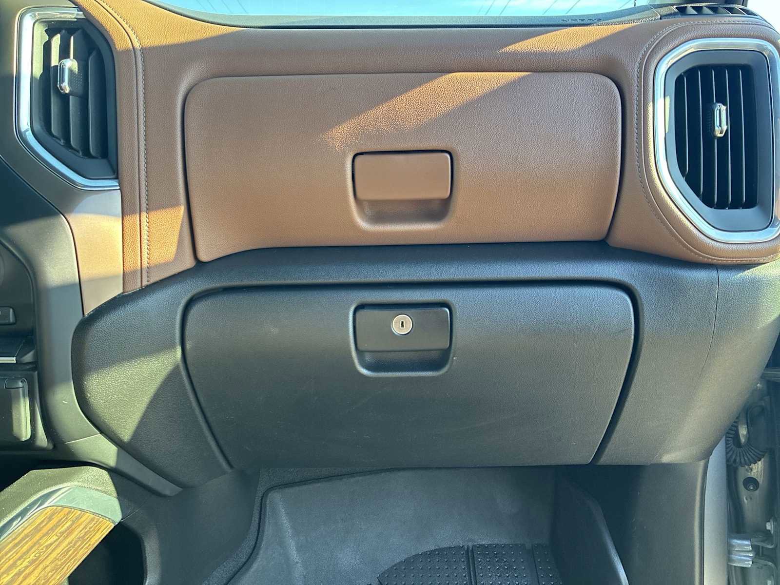 Used 2022 Chevrolet Silverado 1500 High Country image 30