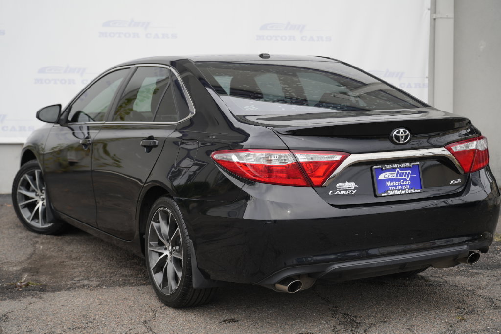 Used 2015 Toyota Camry XSE FWD image 4