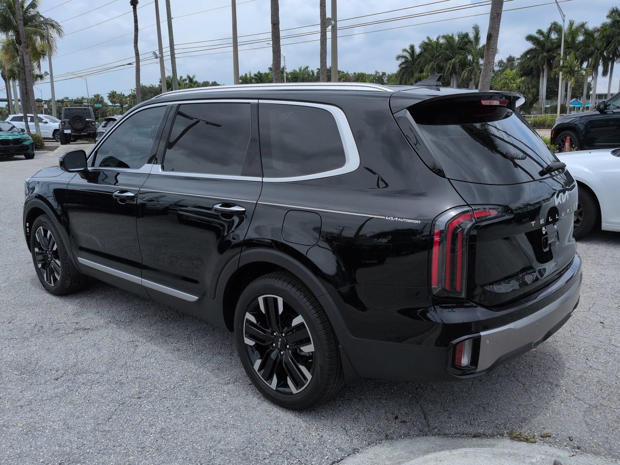 Used 2025 Kia Telluride SX FWD image 7