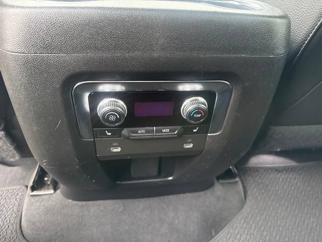 Used 2023 GMC Yukon Denali AWD/4WD image 24