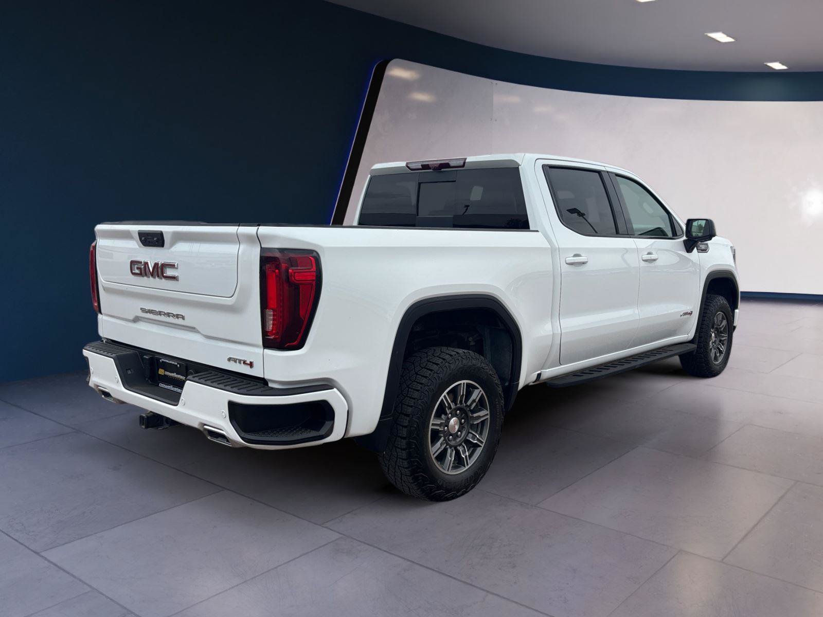 Used 2024 GMC Sierra 1500 AT4 w/ Technology Package AWD/4WD image 5