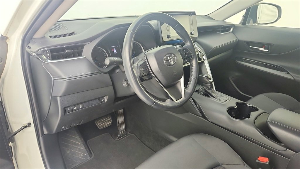 Used 2021 Toyota Venza LE image 14