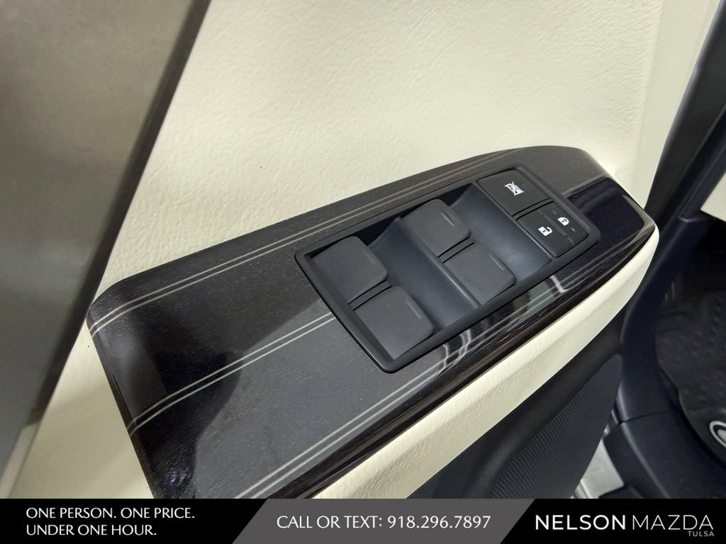 Used 2020 Lexus GX 460 Luxury w/ Luxury Sport Package AWD/4WD image 20