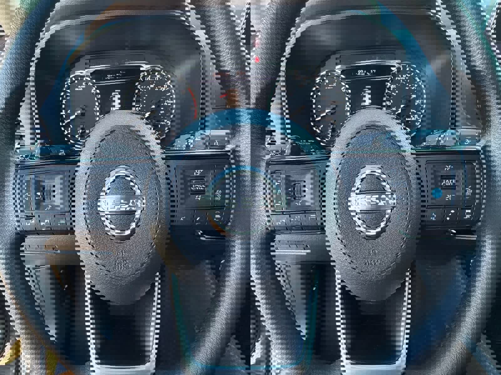 Used 2022 Nissan Rogue SV image 25