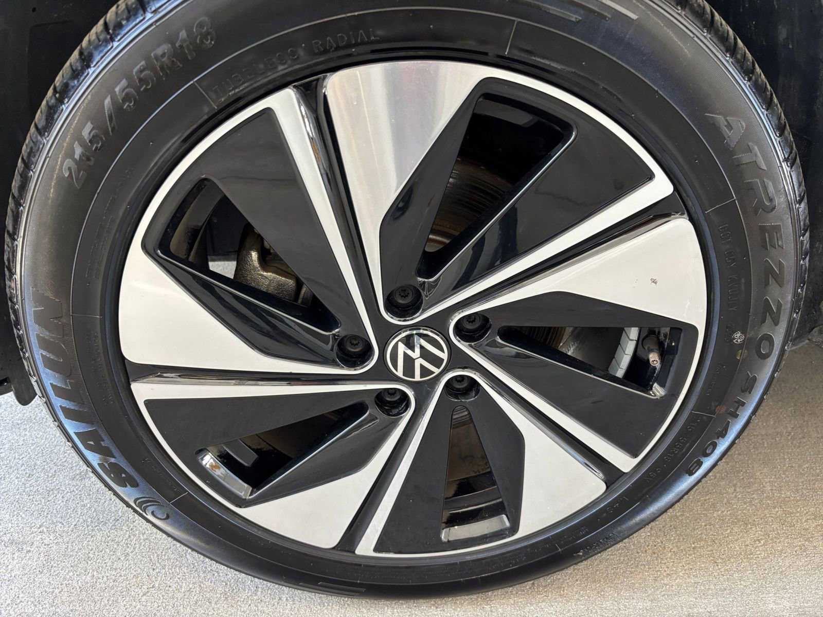 Used 2025 Volkswagen Taos SE AWD/4WD image 30