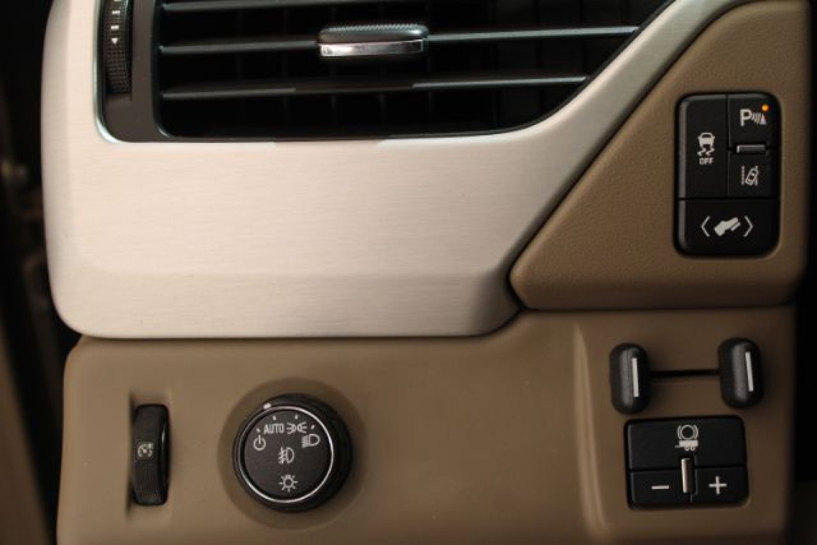 Used 2015 GMC Yukon XL SLT w/ Open Road Package image 22