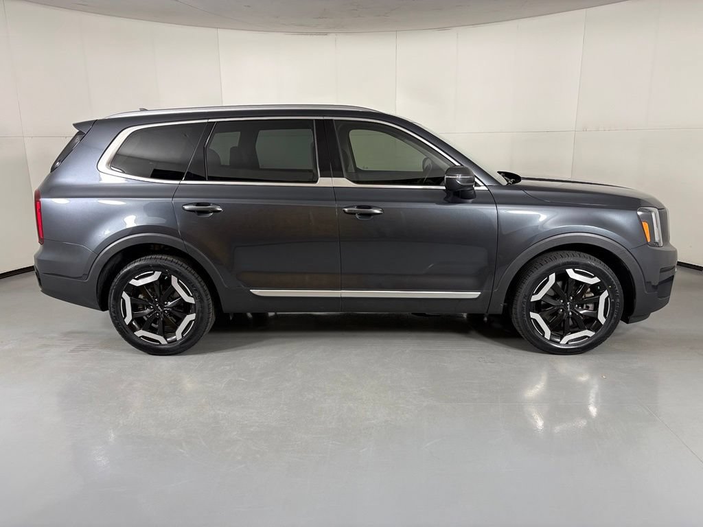 Used 2023 Kia Telluride S AWD/4WD image 9