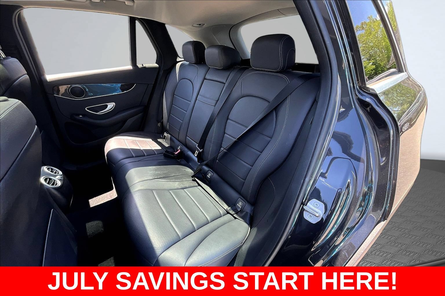 Used 2021 Mercedes-Benz GLC 300 w/ Premium Package image 28