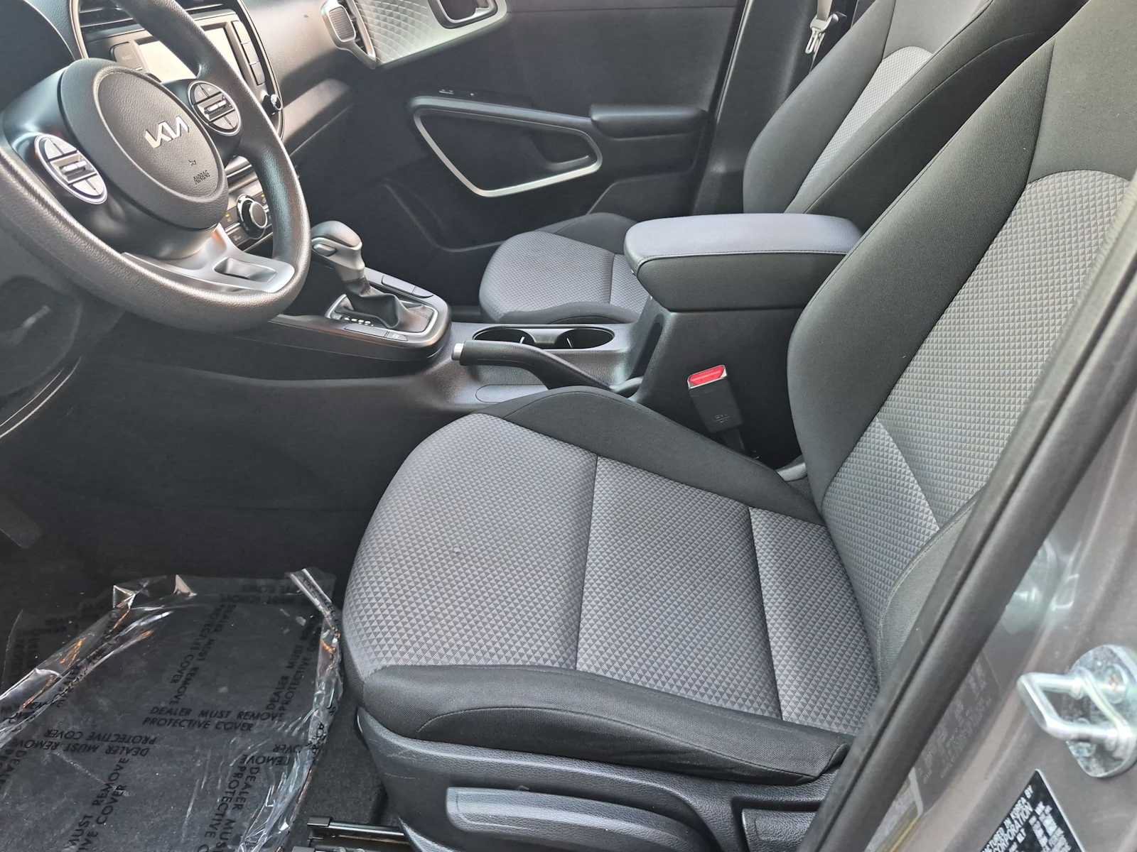 Used 2024 Kia Soul LX w/ LX Technology Package FWD image 16