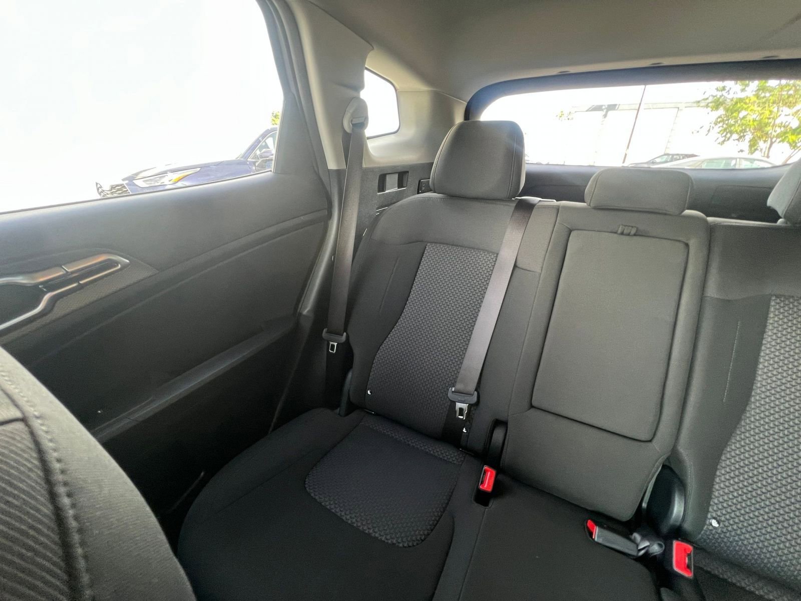 Used 2025 Kia Sportage LX FWD image 39
