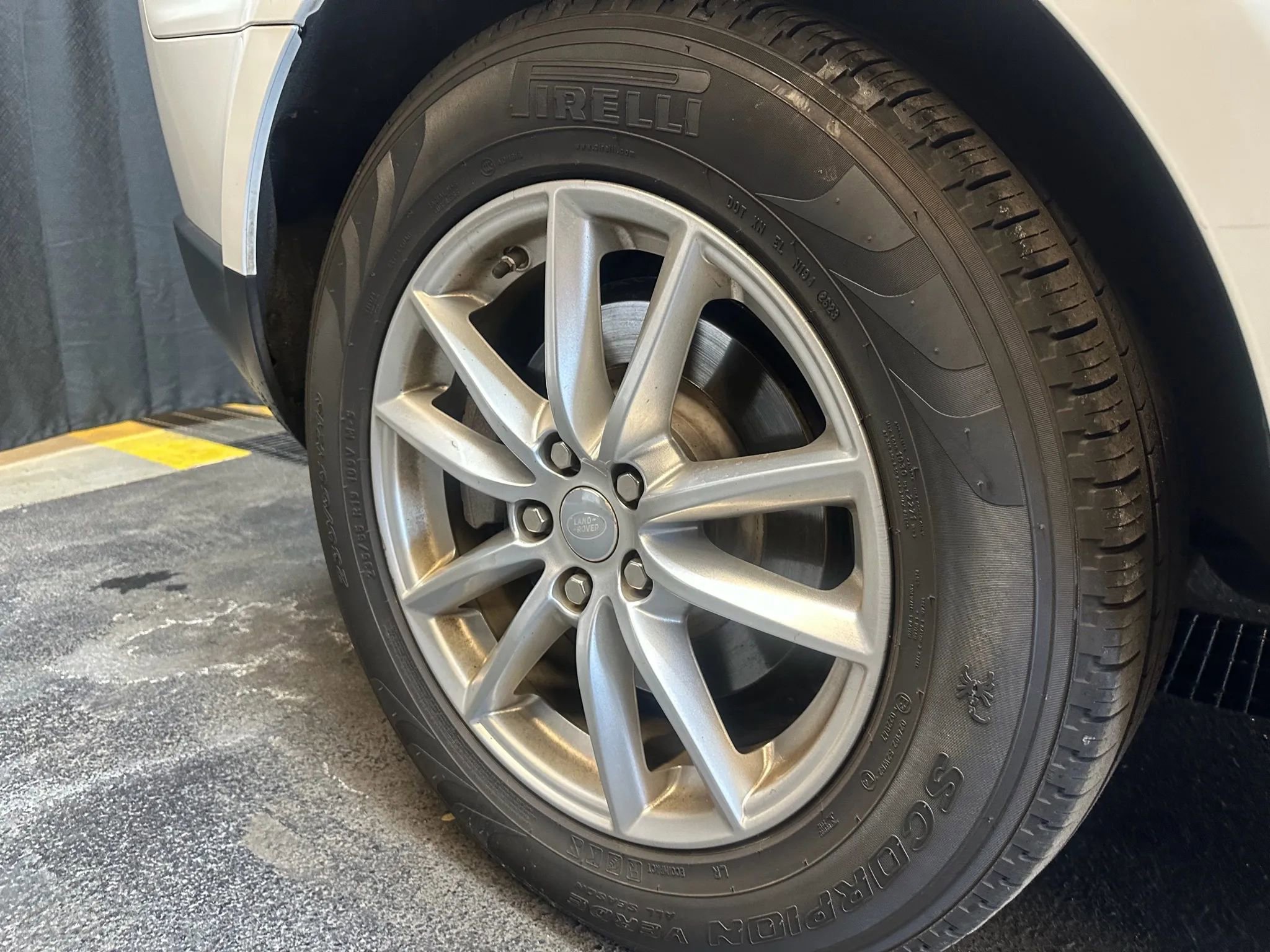 Used 2016 Land Rover Range Rover Sport SE image 37