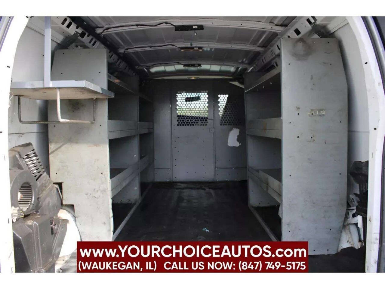 Used 2018 GMC Savana 3500 w/ Driver Convenience Package image 18