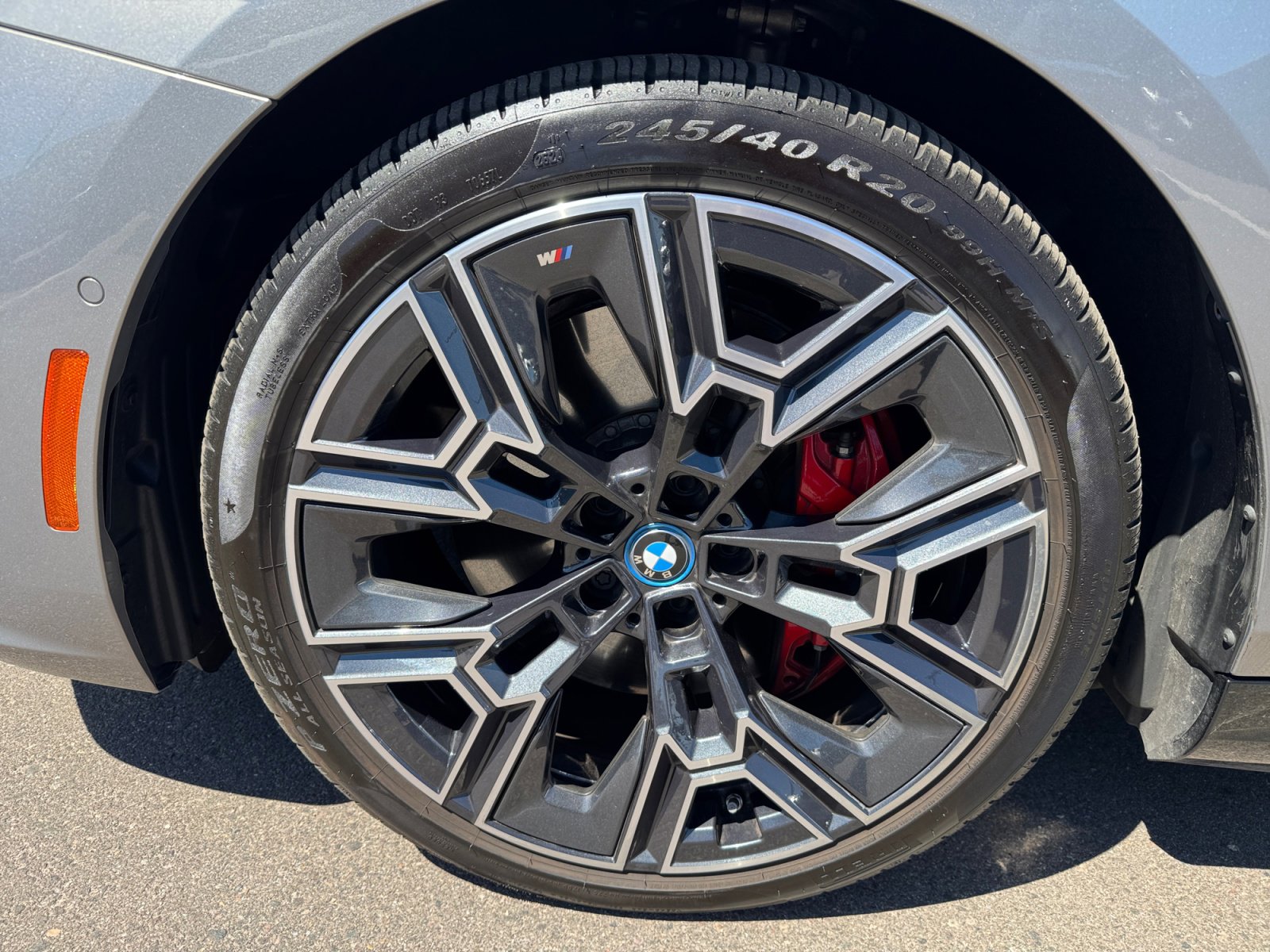 Used 2025 BMW i5 eDrive40i w/ M Sport Package image 26