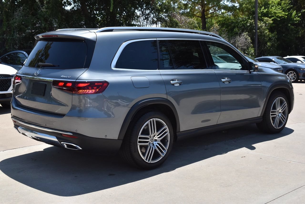 Used 2024 Mercedes-Benz GLS 450 4MATIC image 7