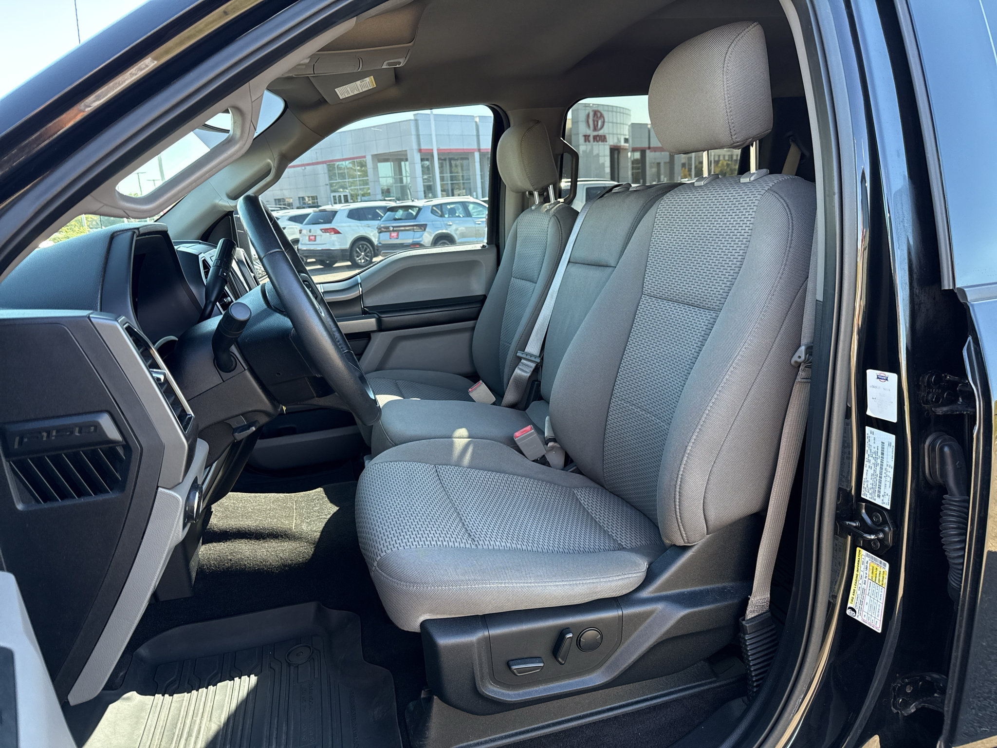 Used 2019 Ford F150 XLT w/ Equipment Group 302A Luxury AWD/4WD image 10