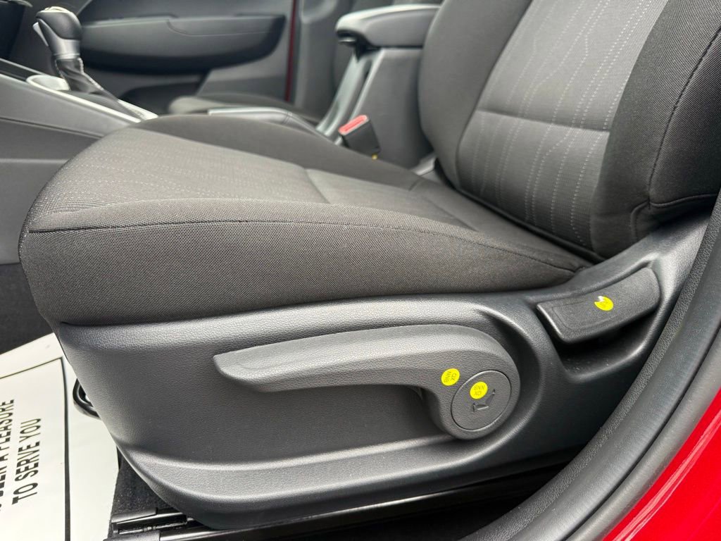 Certified 2025 Hyundai Venue SE image 15