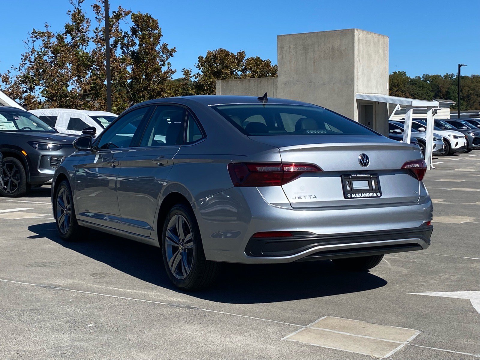 Certified 2023 Volkswagen Jetta SE FWD image 5