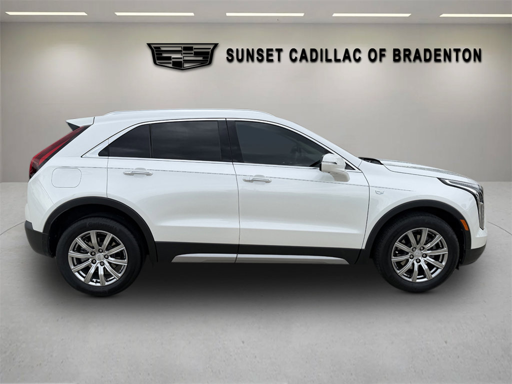 Certified 2022 Cadillac XT4 Premium Luxury w/ Enhanced Visibility Package FWD image 2