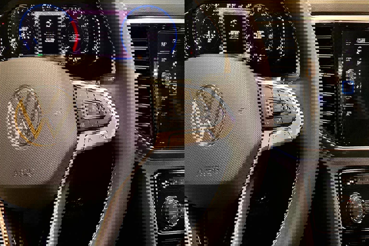 Used 2021 Volkswagen Atlas SEL Premium image 23