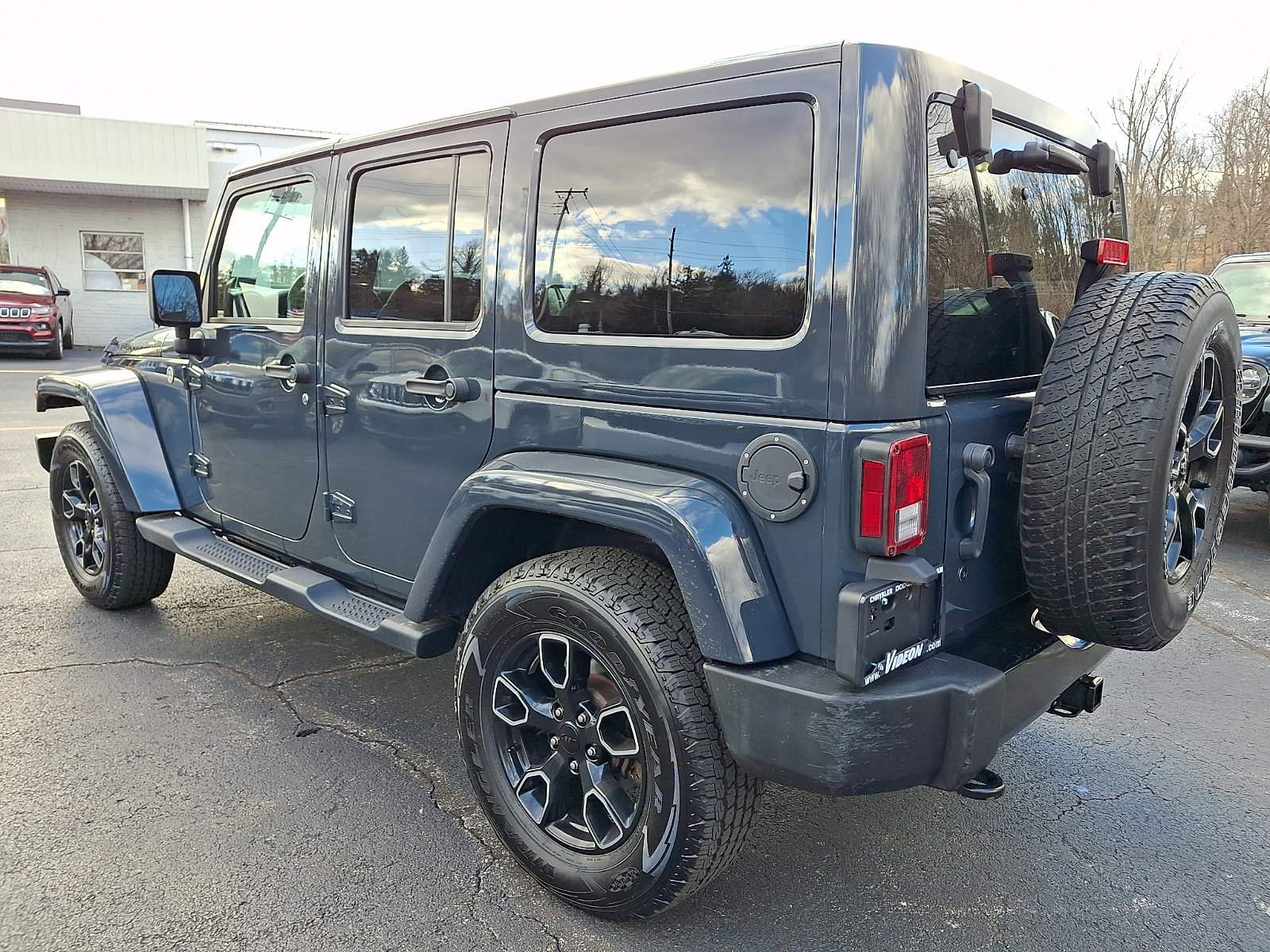 Certified 2017 Jeep Wrangler Unlimited Sahara image 4