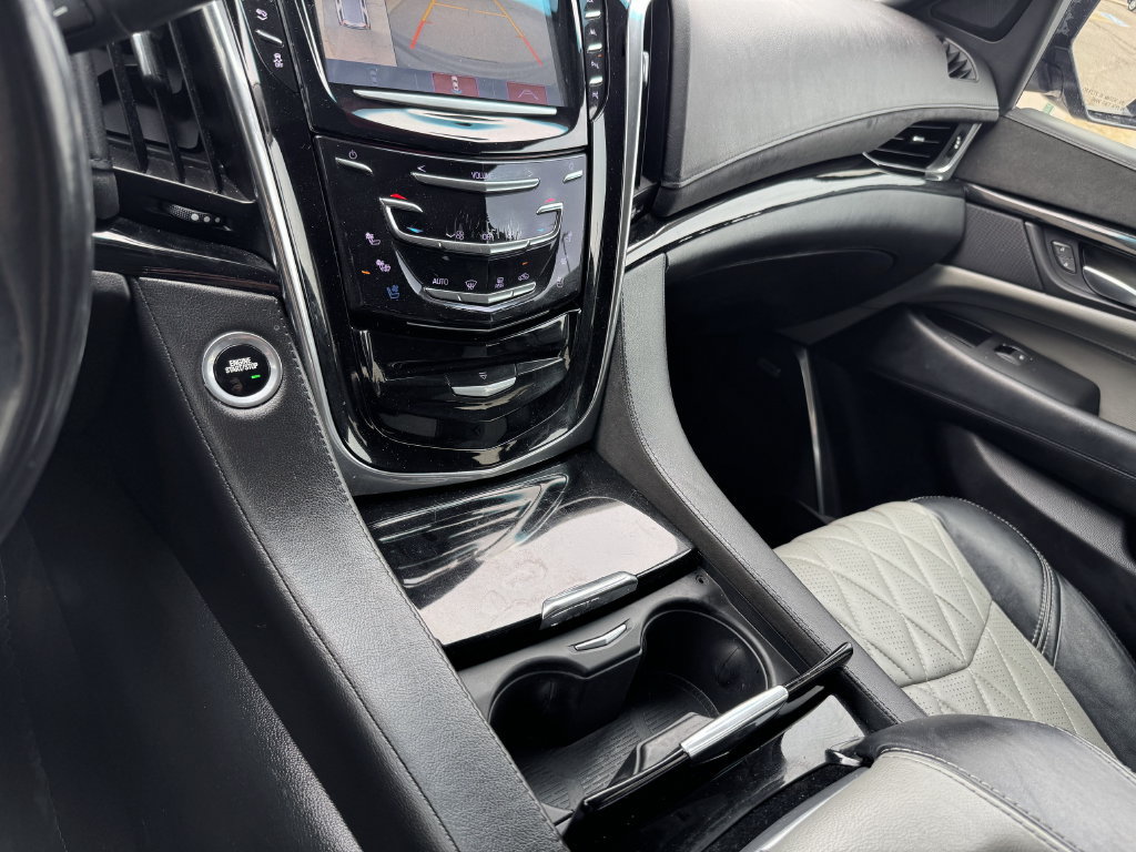 Used 2017 Cadillac Escalade ESV Premium Luxury AWD/4WD image 24