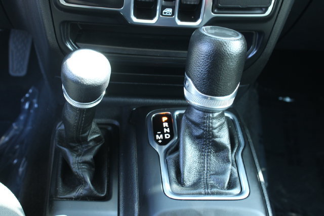 Used 2023 Jeep Wrangler Unlimited Sport AWD/4WD image 18