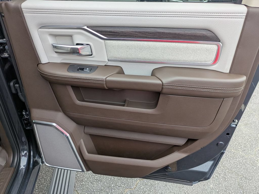 New 2026 RAM 2500 Laramie AWD/4WD image 30