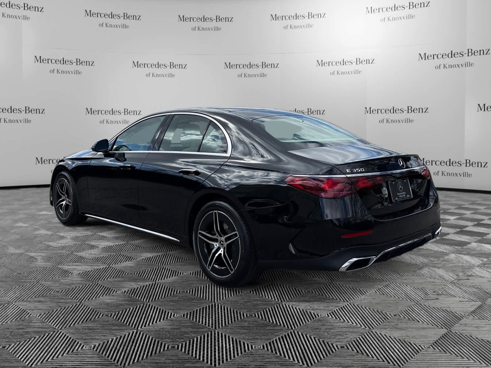 Used 2026 Mercedes-Benz E 350 4MATIC Sedan image 3